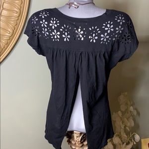 NWT Idlewood cutout floral tee